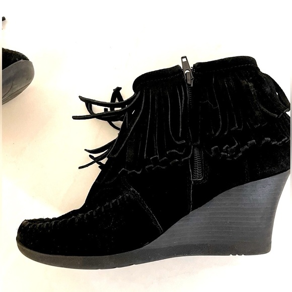MINNETONKA MOCCASIN Wedge Fringe Ankle Boot - Picture 2 of 15